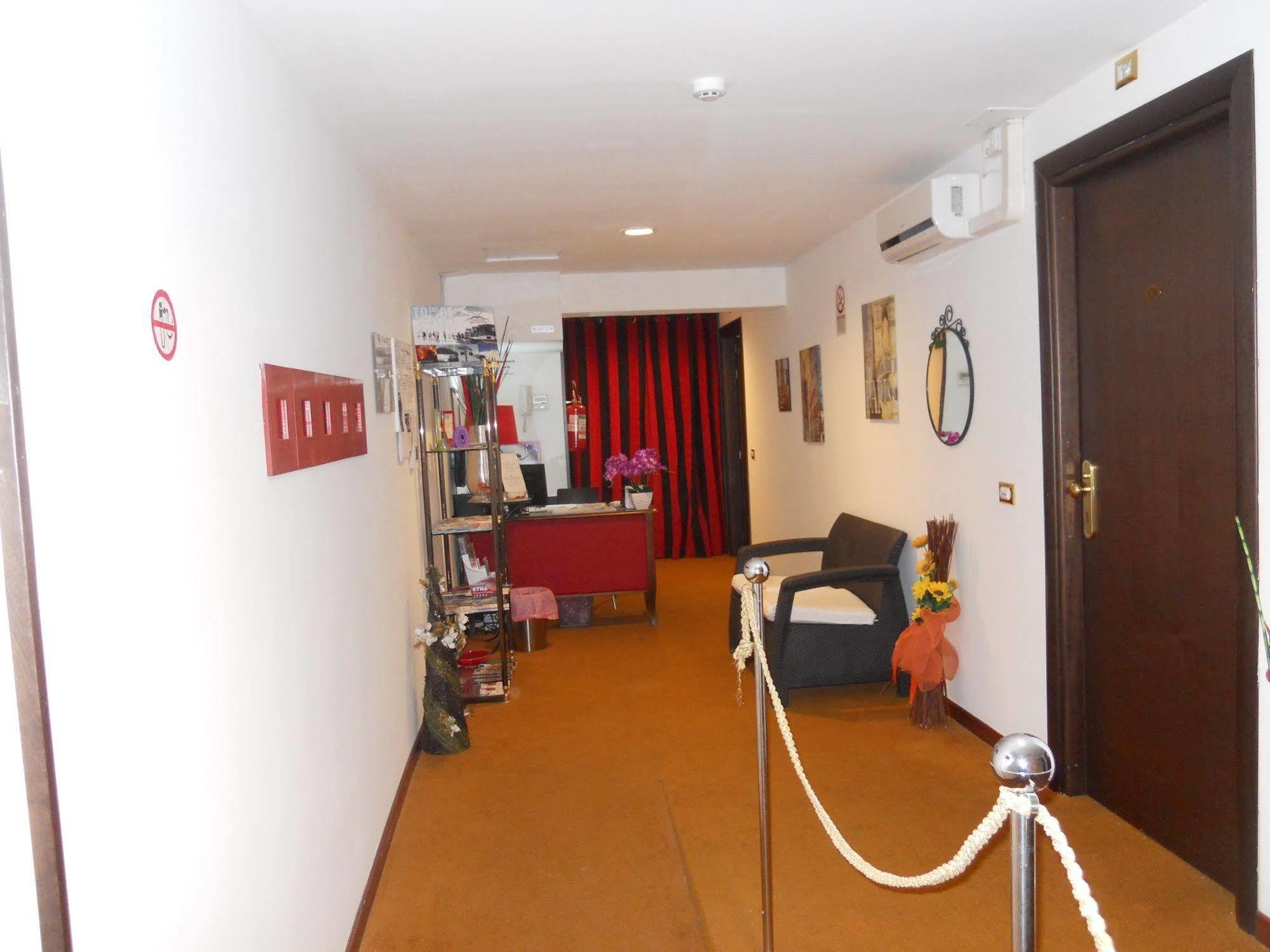 Catania Crossing B&B - Rooms & Comforts エクステリア 写真