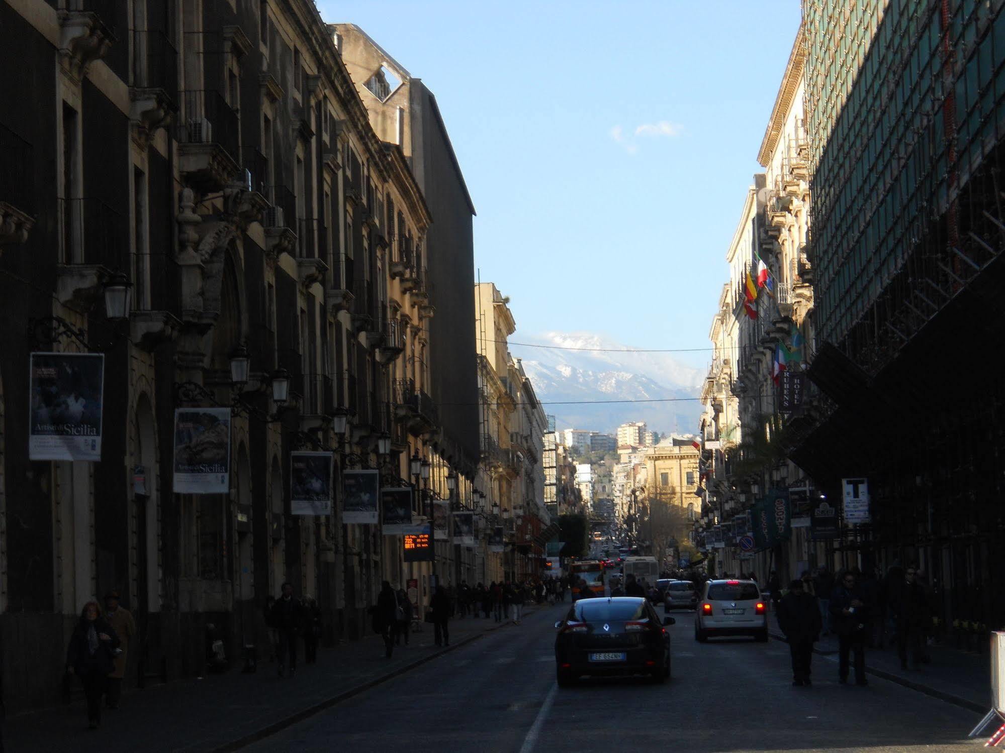 Catania Crossing B&B - Rooms & Comforts エクステリア 写真
